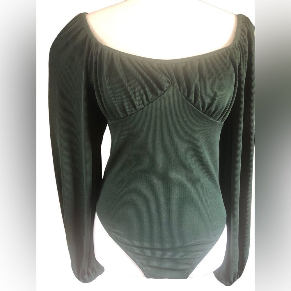 💕5️⃣for25 SHEIN emerald green body suit NWT SZ med
